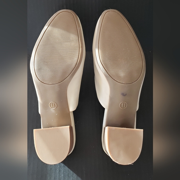 Universal Thread Cream Mules. Size 11 - Picture 4 of 4